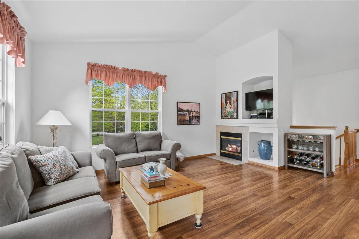 1015 Ellsworth Drive, Grayslake, IL 60030
