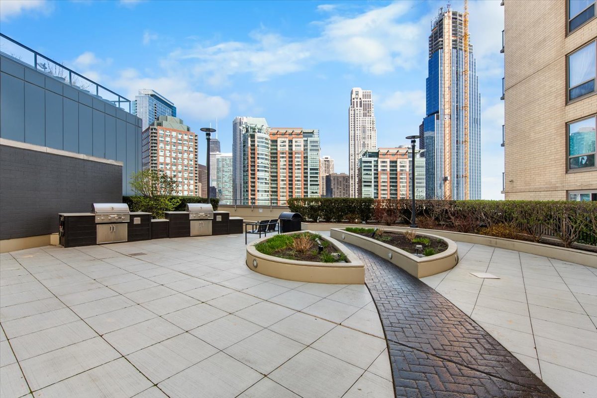 420 E Waterside Drive #2303, Chicago, IL 60601