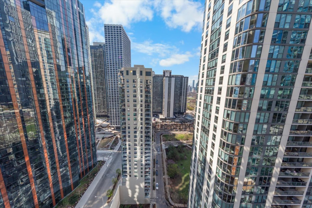 420 E Waterside Drive #2303, Chicago, IL 60601