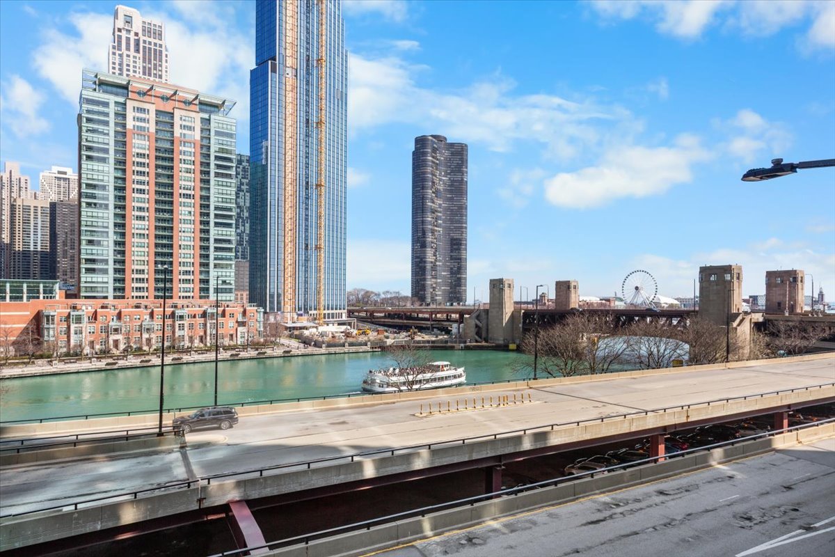 420 E Waterside Drive #2303, Chicago, IL 60601