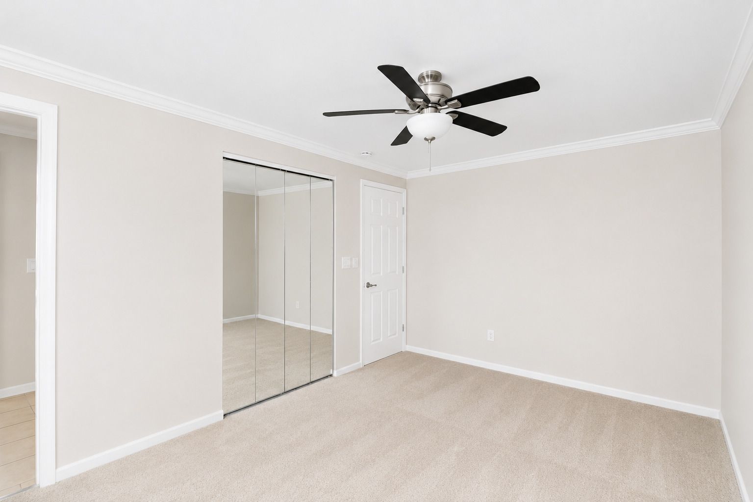 817 Stamford Court, Schaumburg, IL 60193