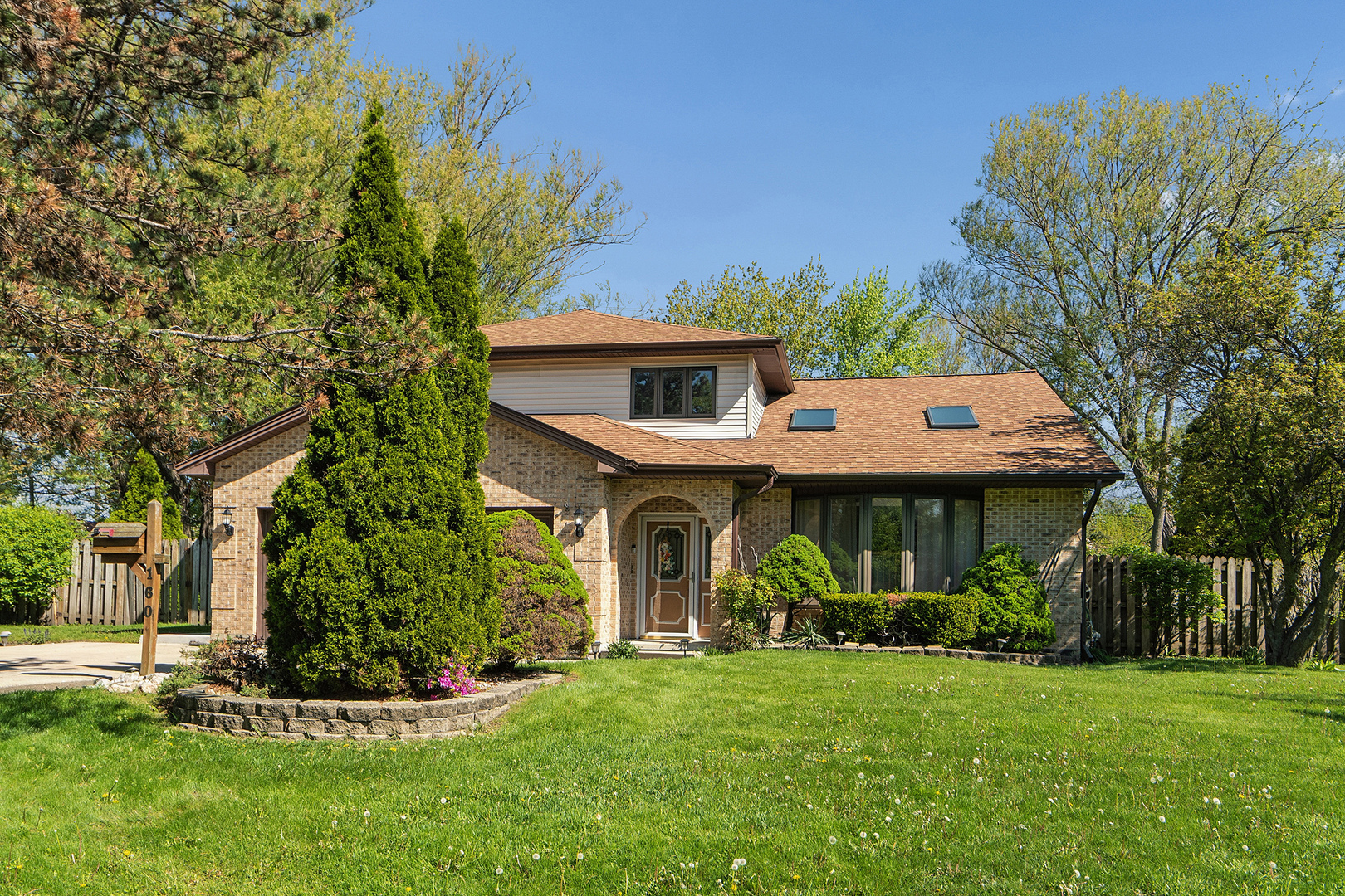 160 Aster Lane, Hoffman Estates, IL 60169