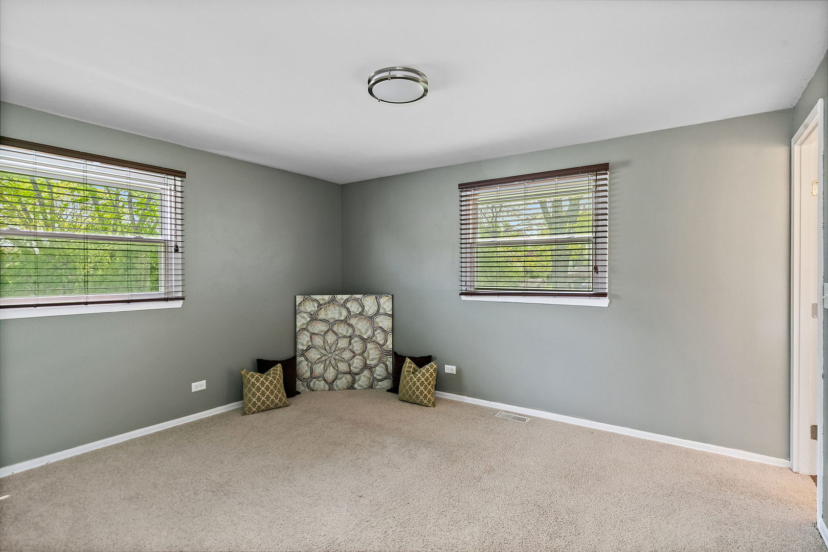 1097 Stratham Court, Schaumburg, IL 60193