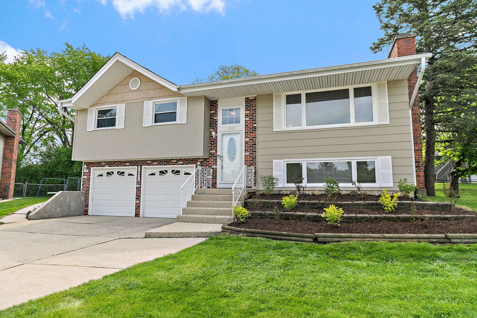 1097 Stratham Court, Schaumburg, IL 60193
