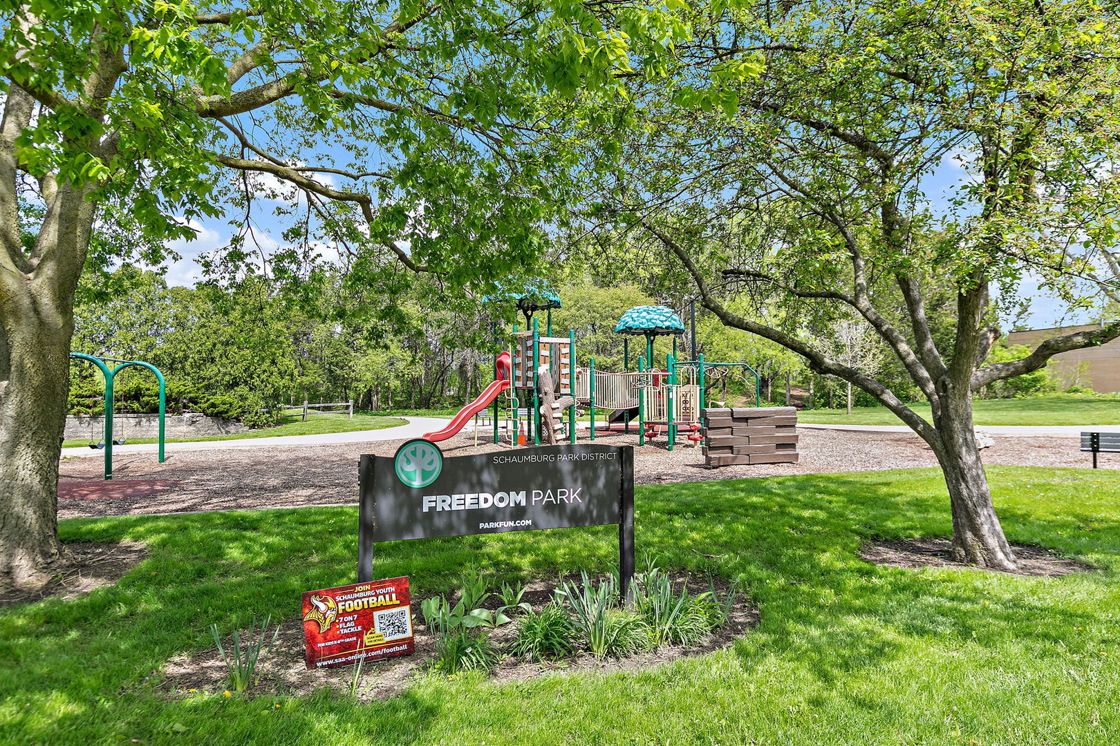 1097 Stratham Court, Schaumburg, IL 60193