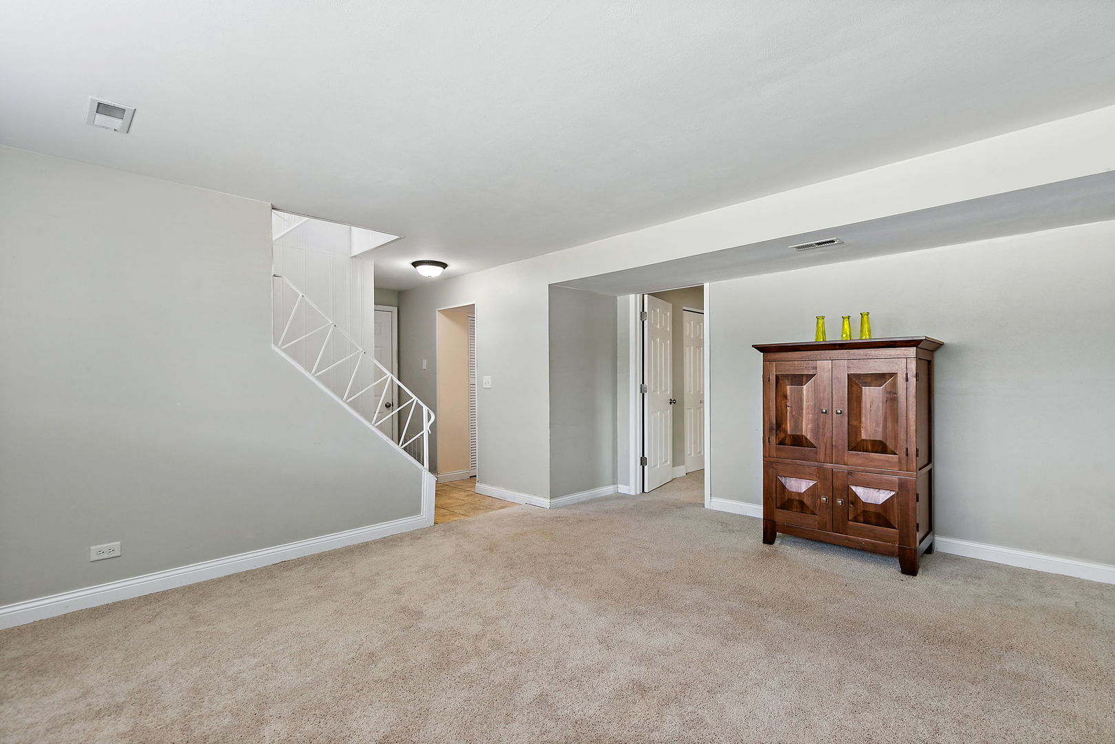 1097 Stratham Court, Schaumburg, IL 60193