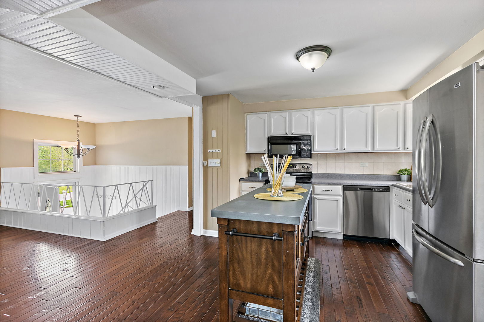 1097 Stratham Court, Schaumburg, IL 60193