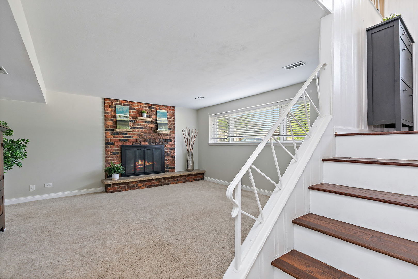 1097 Stratham Court, Schaumburg, IL 60193