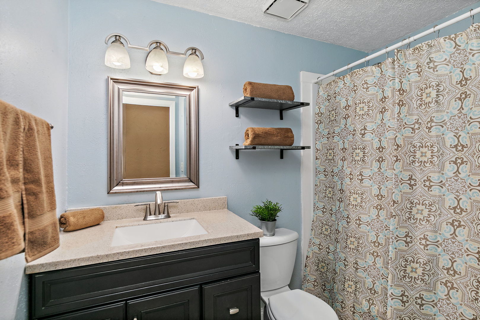 1097 Stratham Court, Schaumburg, IL 60193