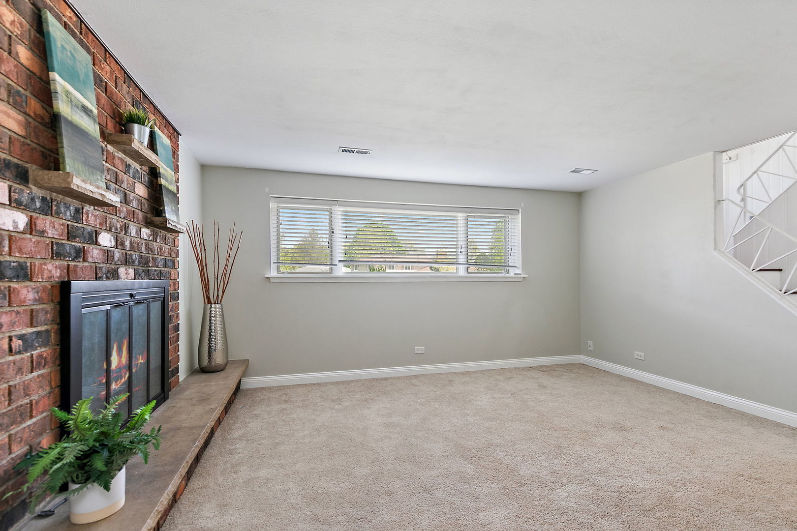 1097 Stratham Court, Schaumburg, IL 60193