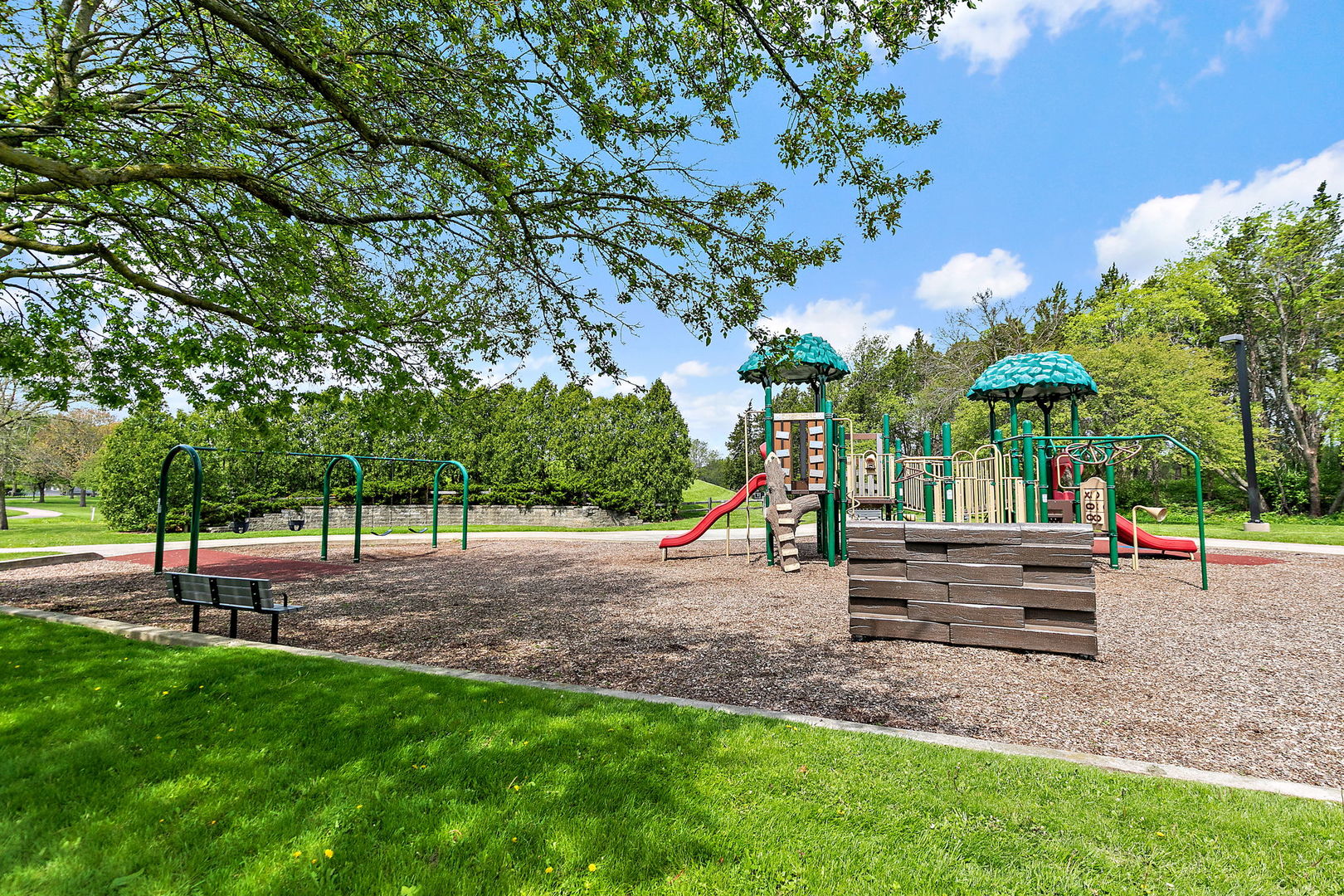 1097 Stratham Court, Schaumburg, IL 60193