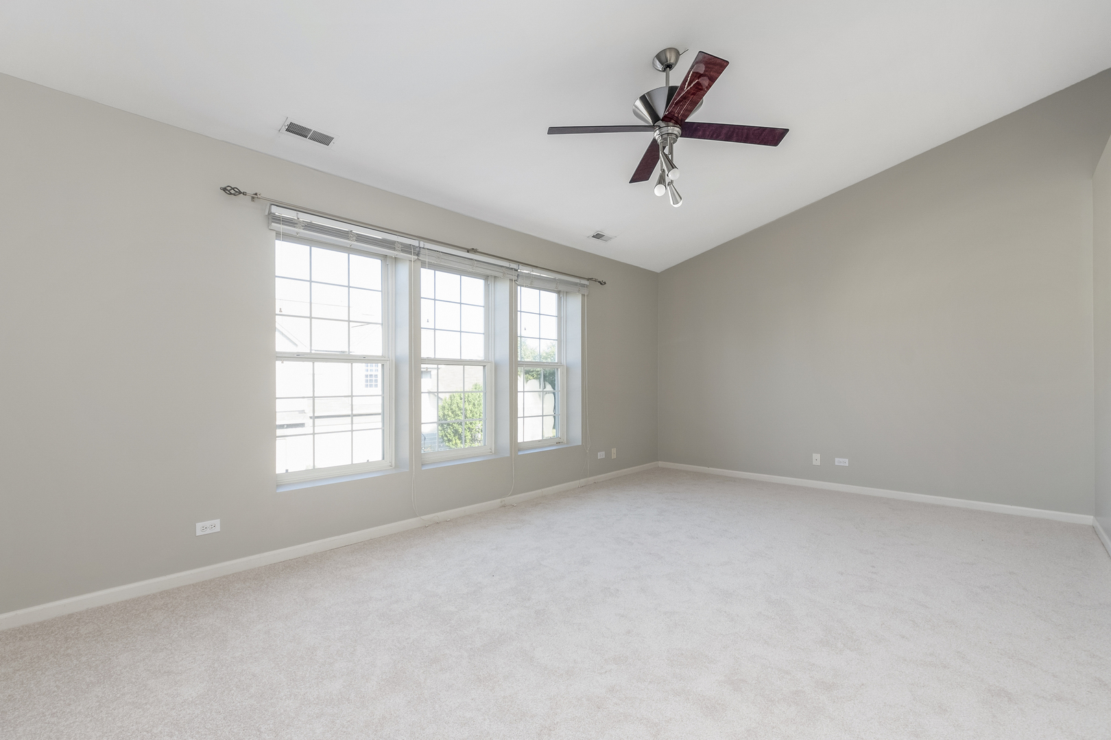 3124 Ollerton Avenue, Aurora, IL 60502
