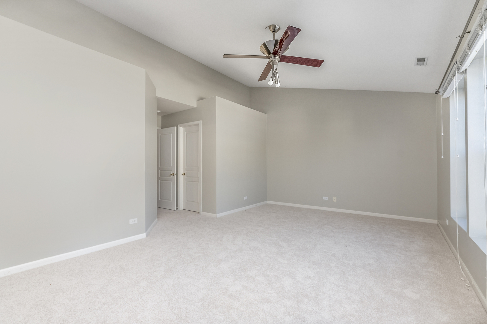 3124 Ollerton Avenue, Aurora, IL 60502