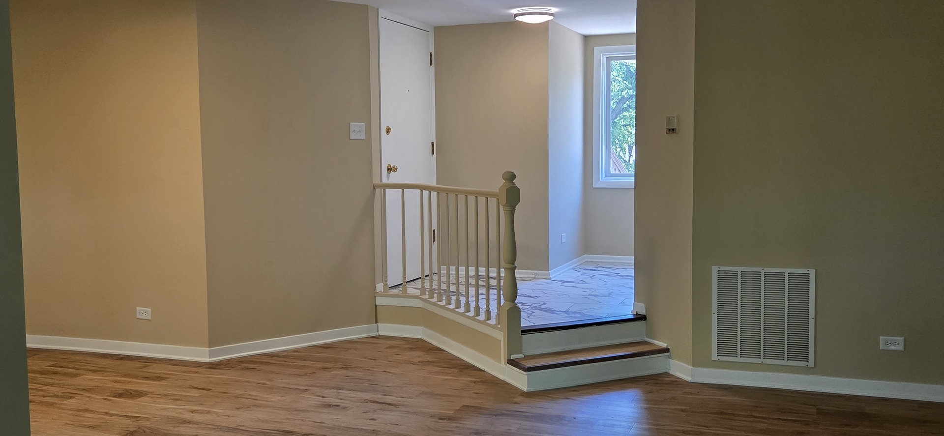 1751 Plymouth Court #B, Wheaton, IL 60189