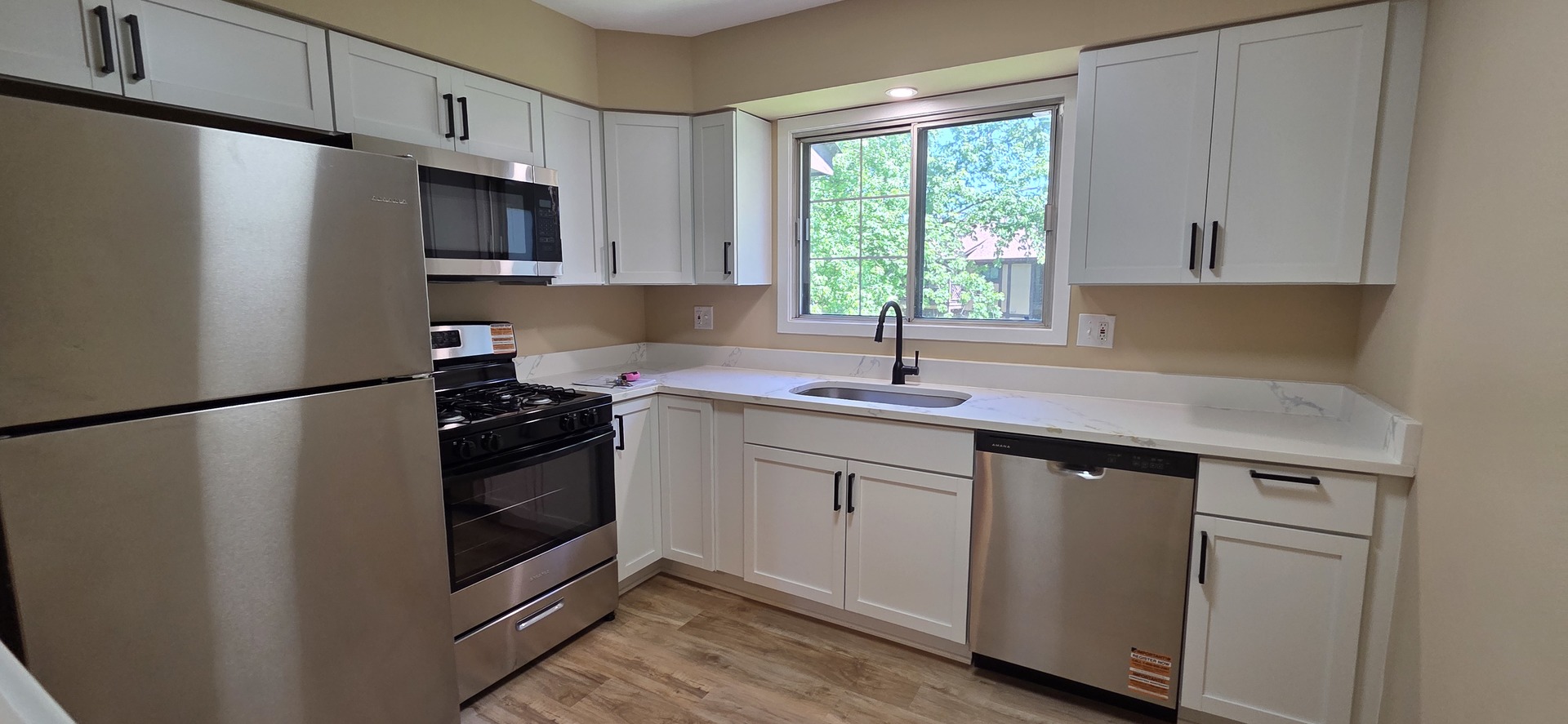 1751 Plymouth Court #B, Wheaton, IL 60189