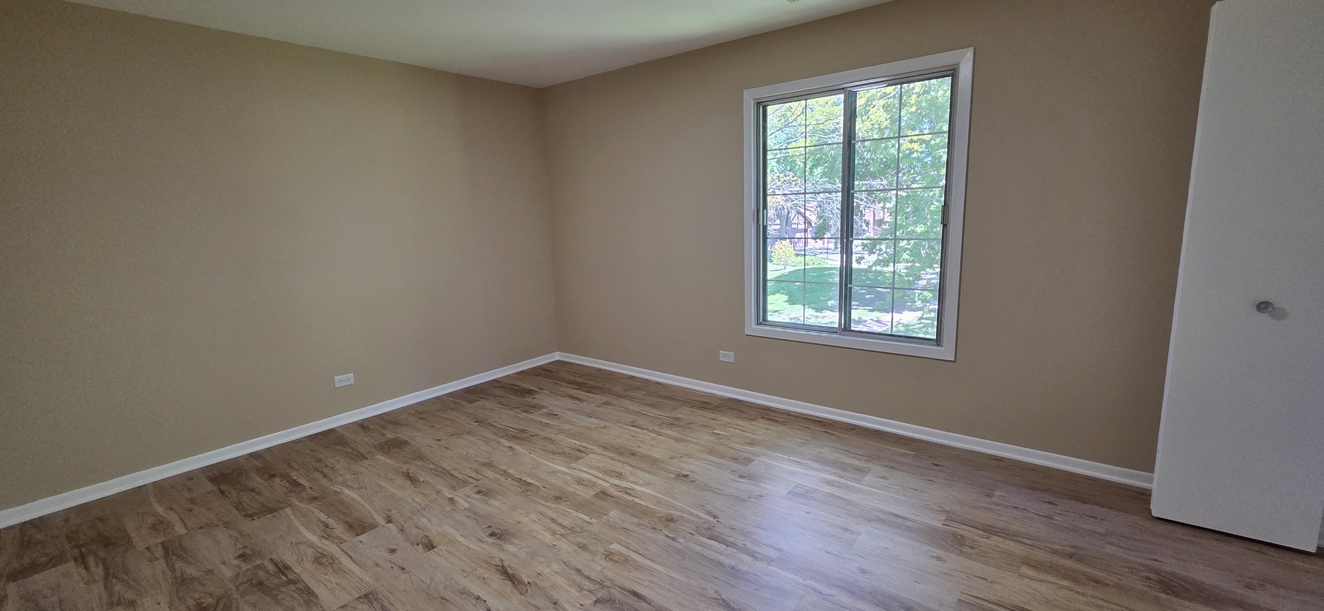 1751 Plymouth Court #B, Wheaton, IL 60189