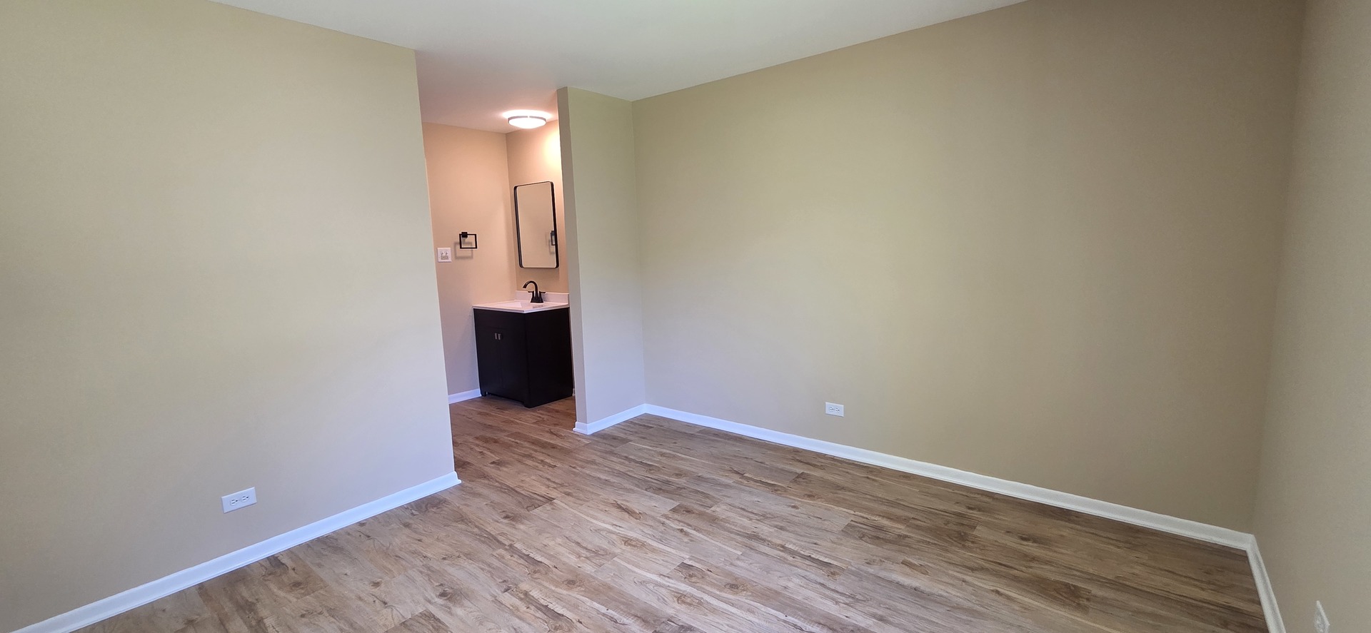 1751 Plymouth Court #B, Wheaton, IL 60189