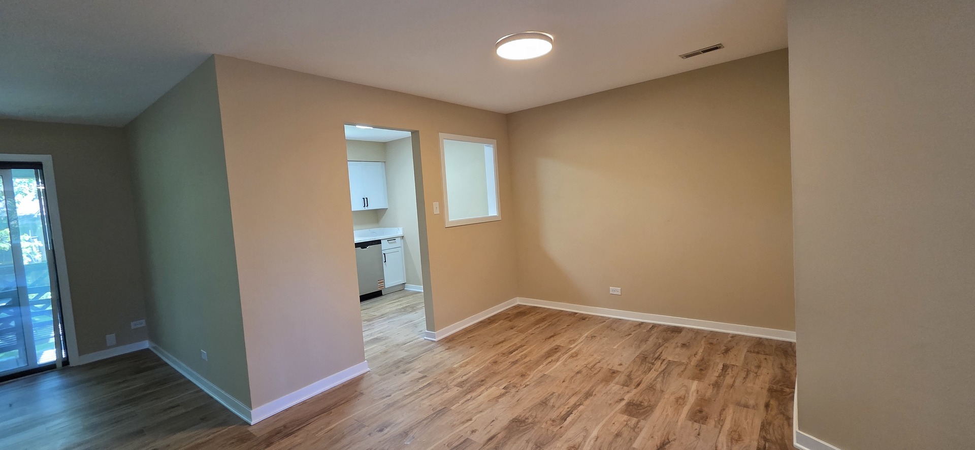 1751 Plymouth Court #B, Wheaton, IL 60189