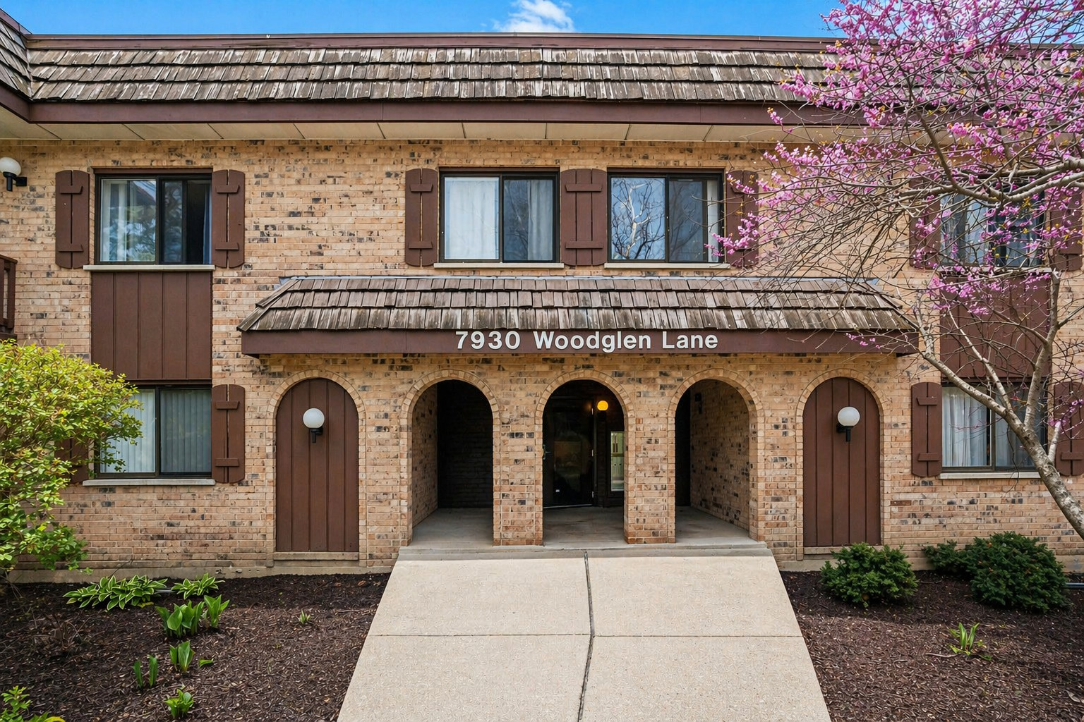 7930 Woodglen Lane #209, Downers Grove, IL 60516