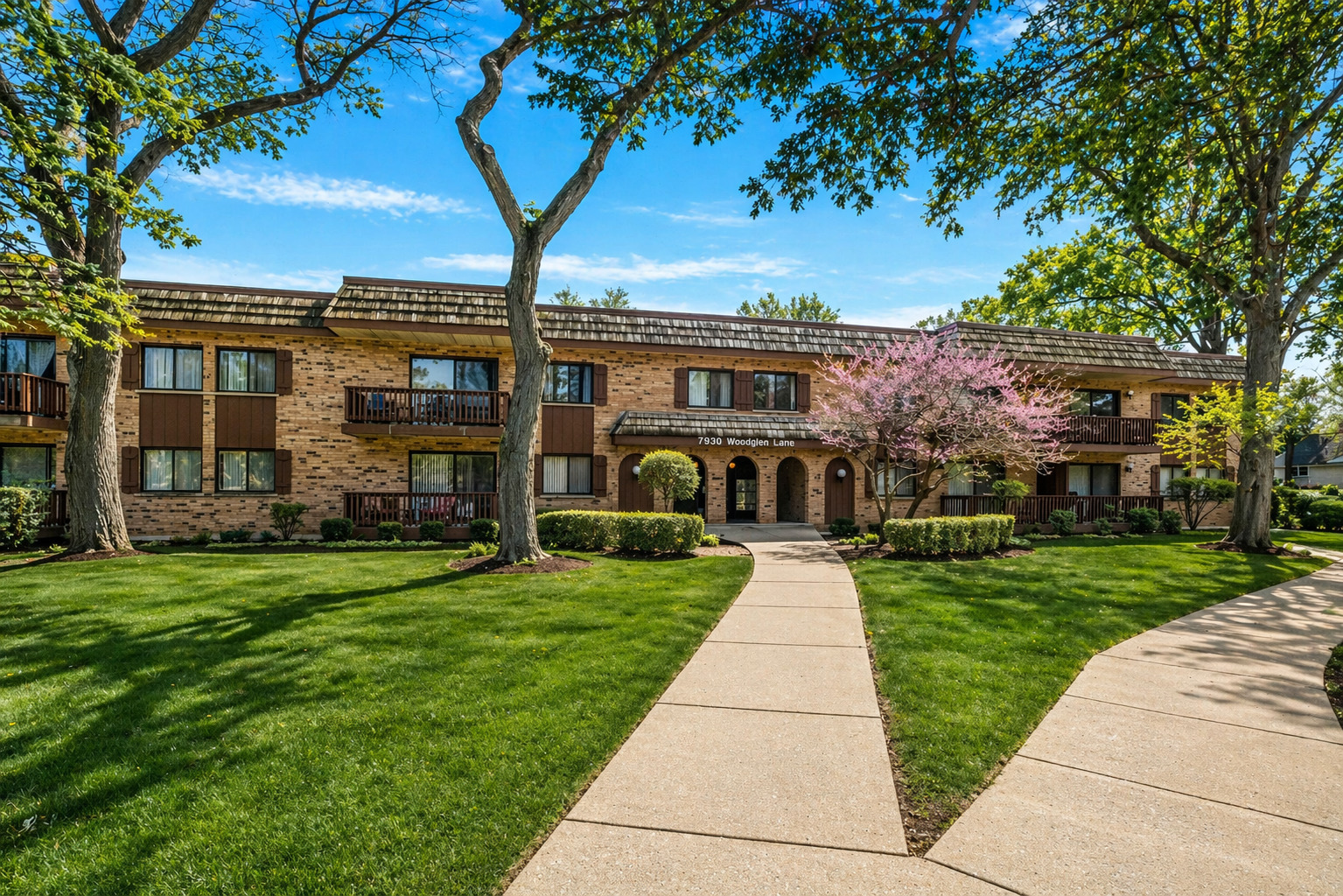 7930 Woodglen Lane #209, Downers Grove, IL 60516
