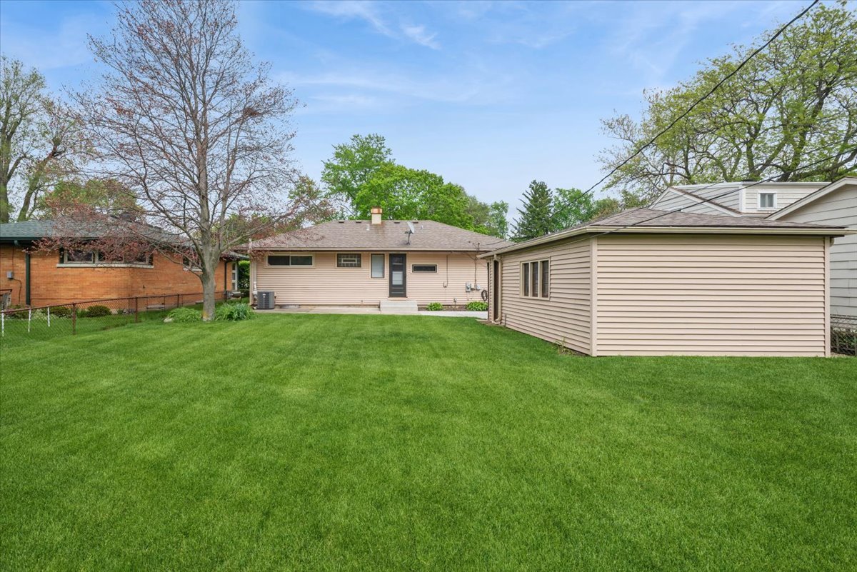 428 S BEVERLY Street, Wheaton, IL 60187
