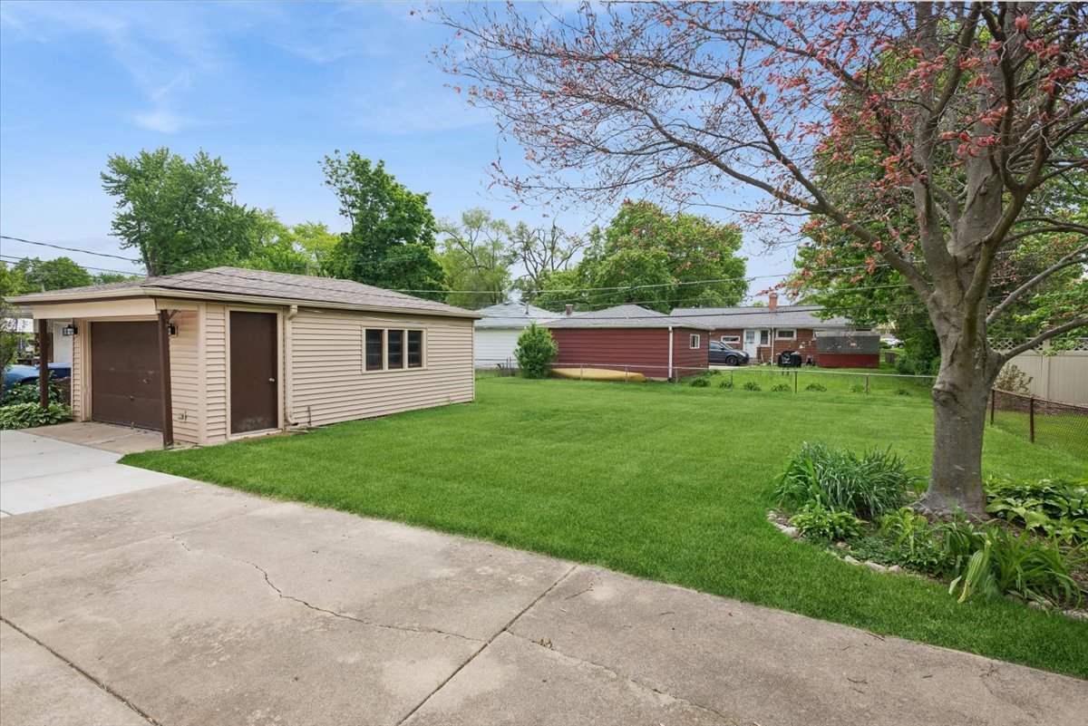 428 S BEVERLY Street, Wheaton, IL 60187