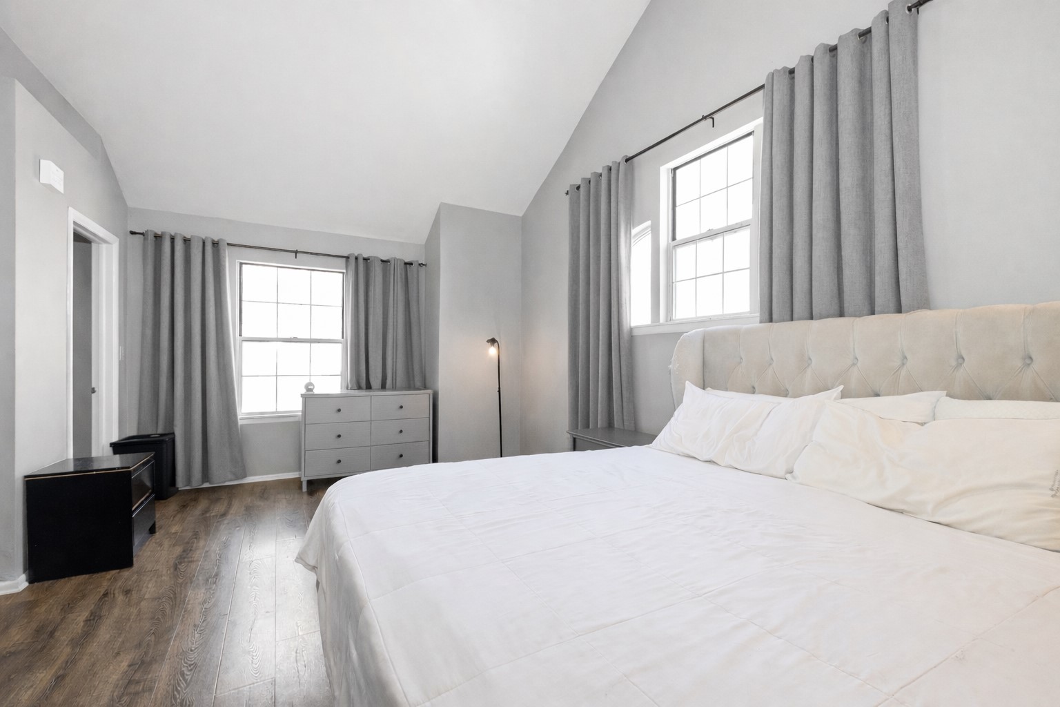 2108 Glasgow Court, Hanover Park, IL 60133
