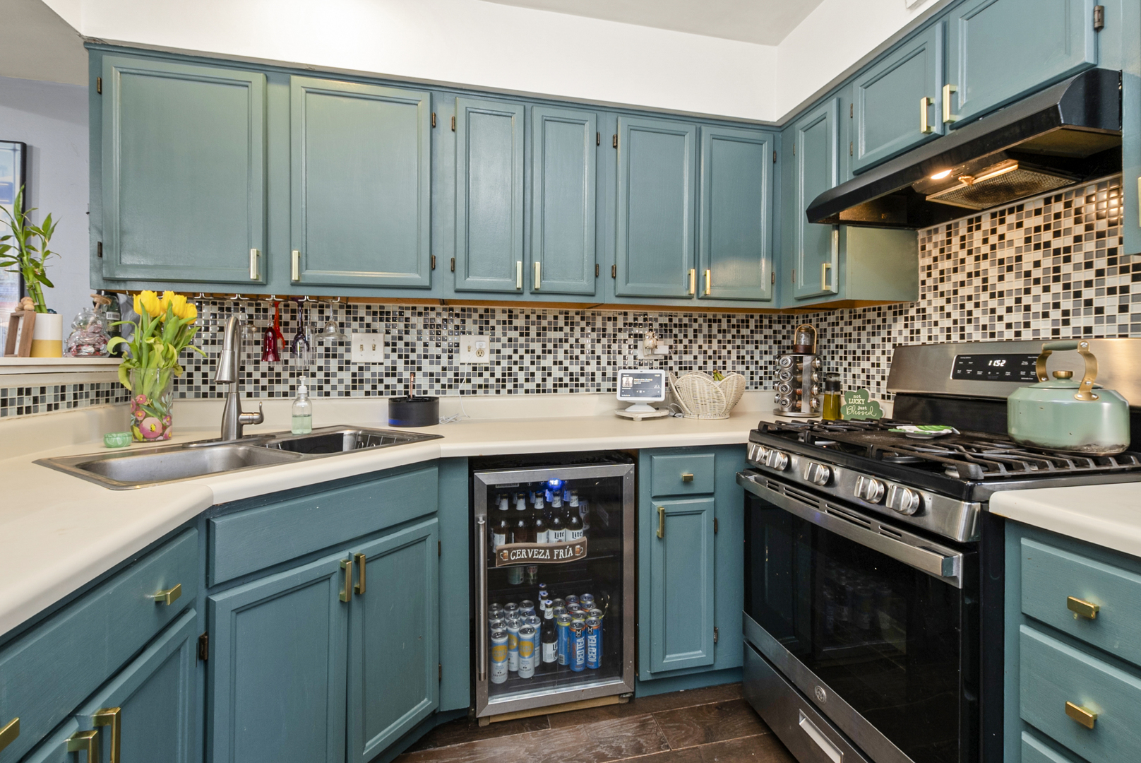 2108 Glasgow Court, Hanover Park, IL 60133