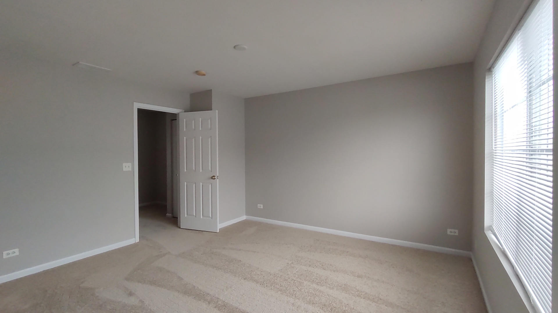 125 Station Park Circle #125, Grayslake, IL 60030