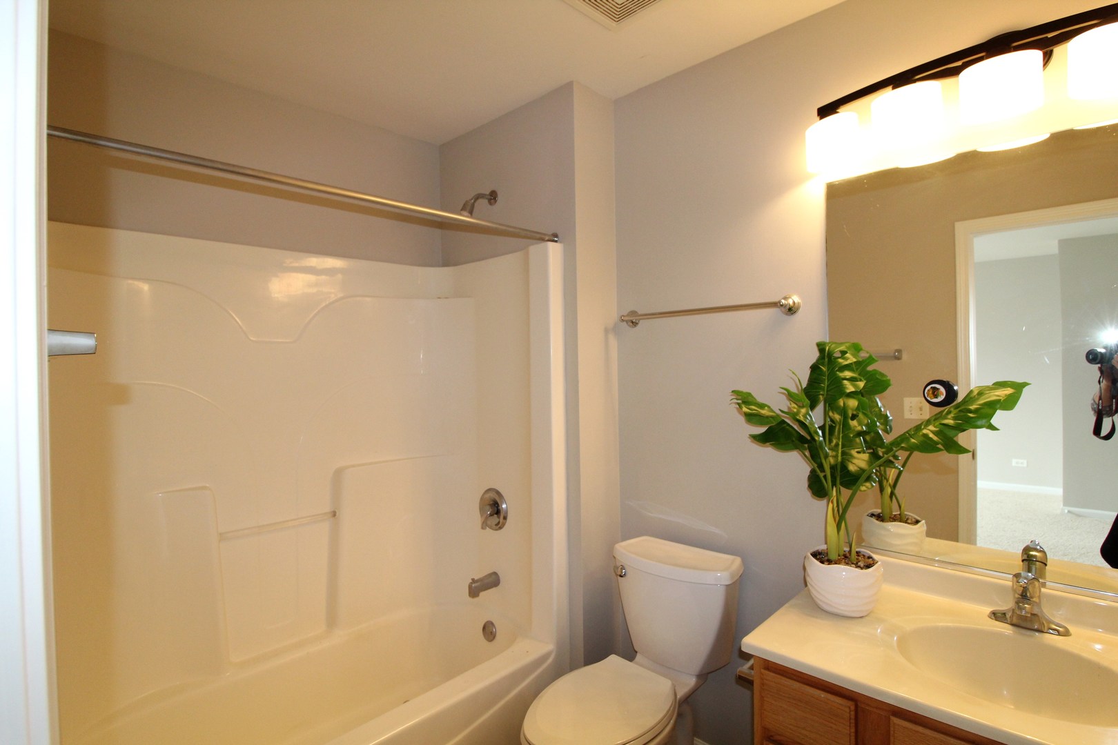 125 Station Park Circle #125, Grayslake, IL 60030