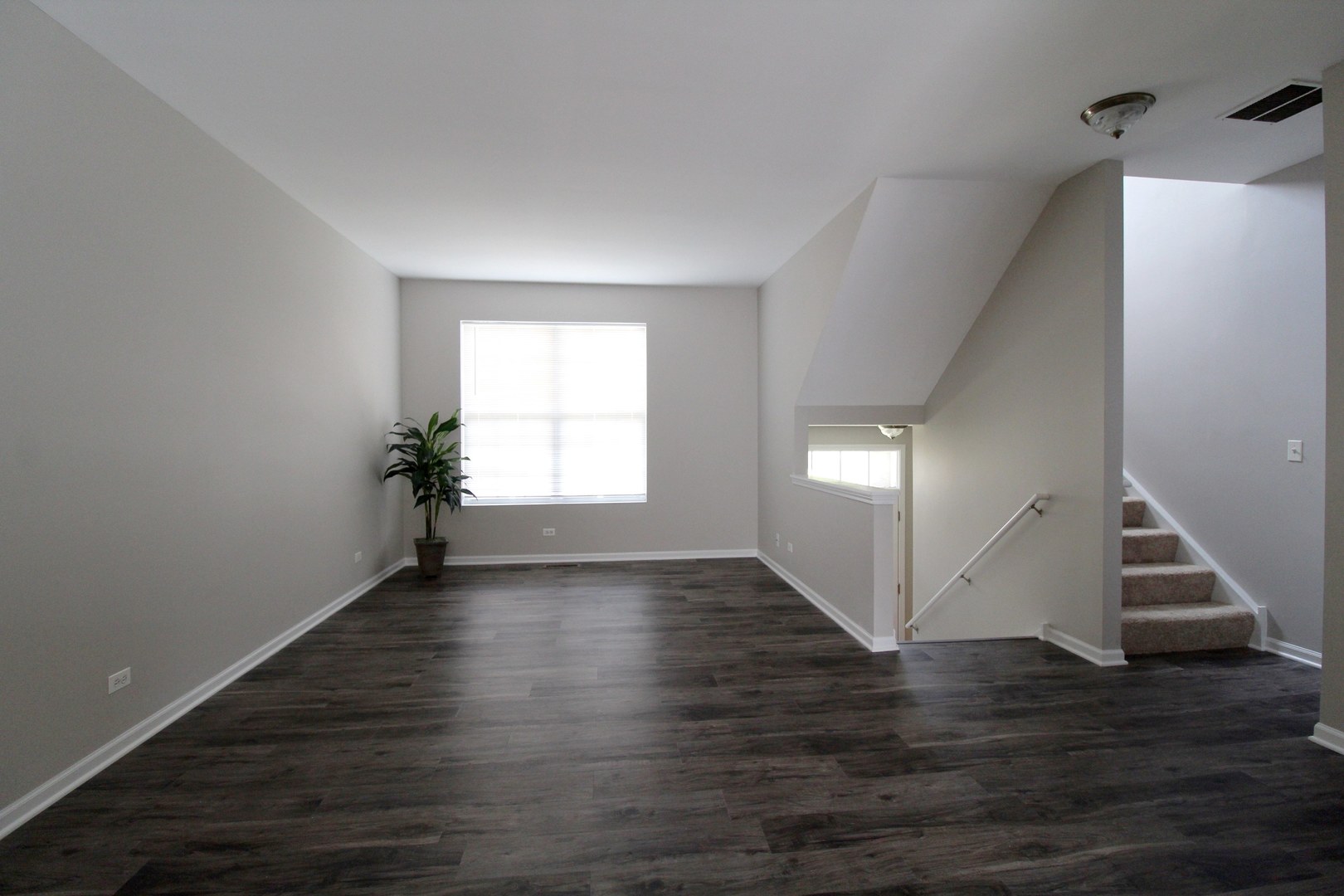 125 Station Park Circle #125, Grayslake, IL 60030
