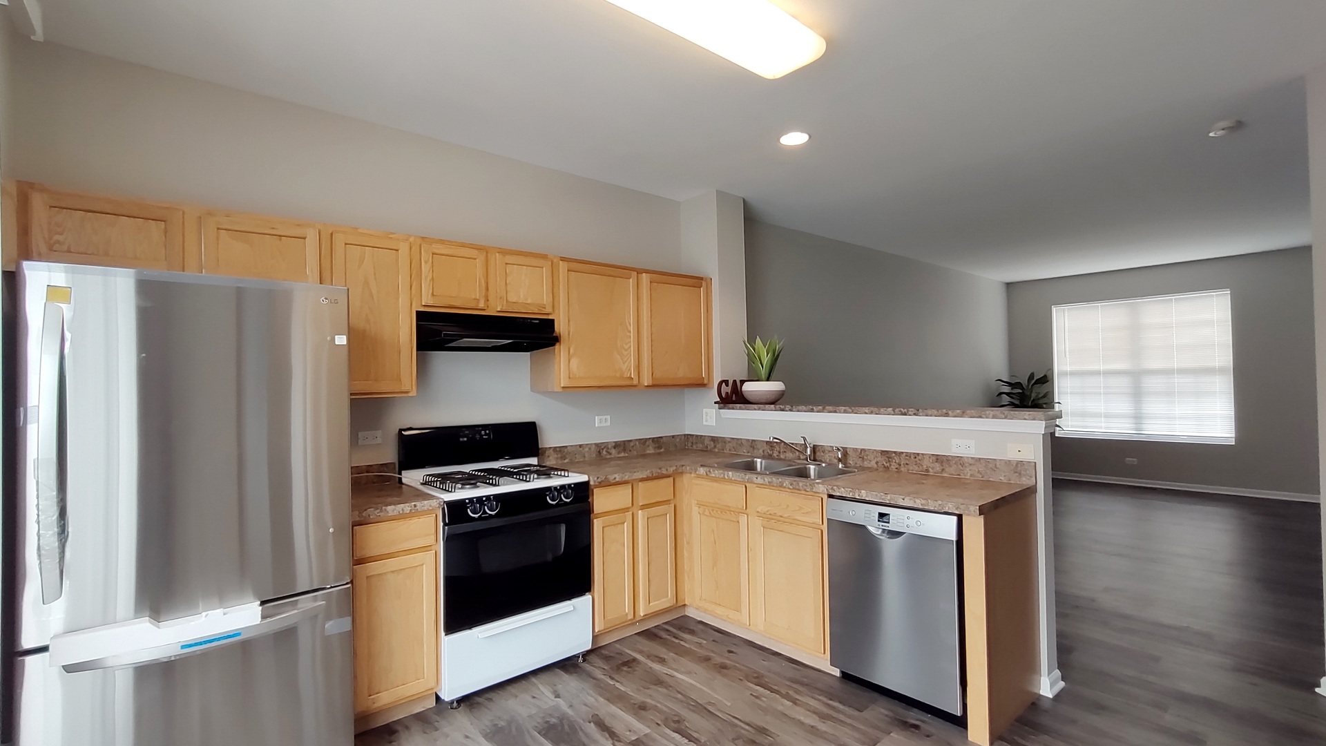 125 Station Park Circle #125, Grayslake, IL 60030
