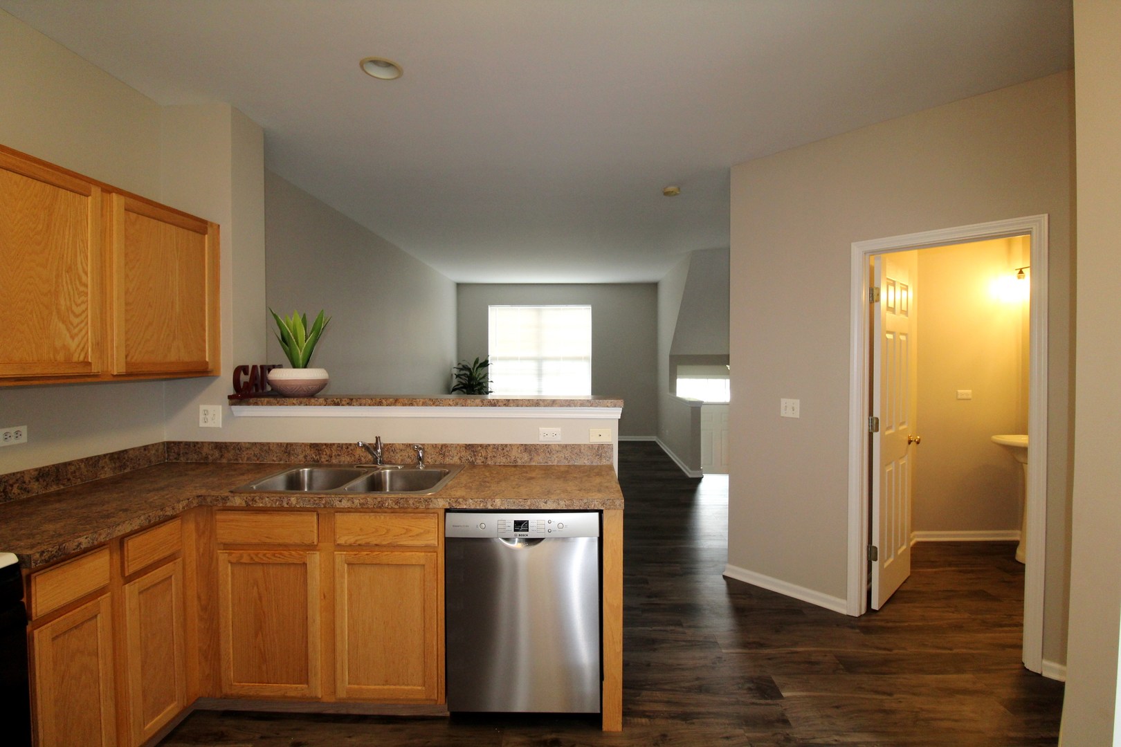 125 Station Park Circle #125, Grayslake, IL 60030