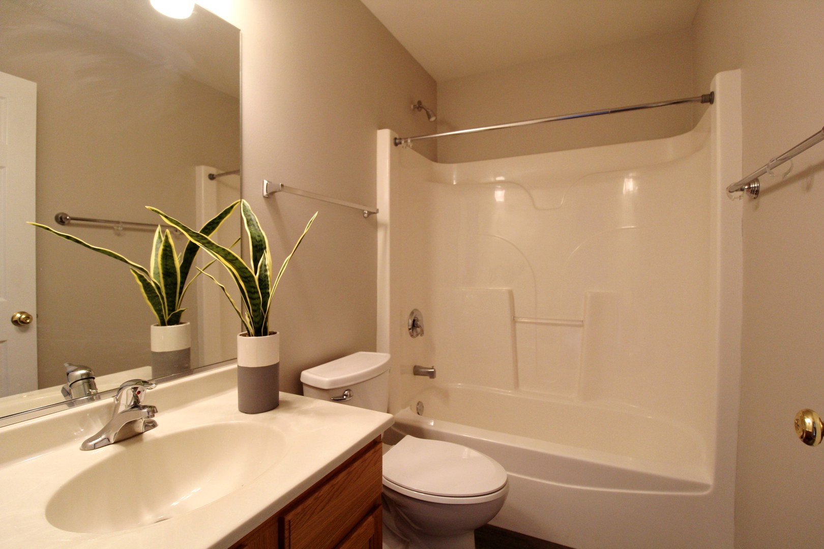 125 Station Park Circle #125, Grayslake, IL 60030