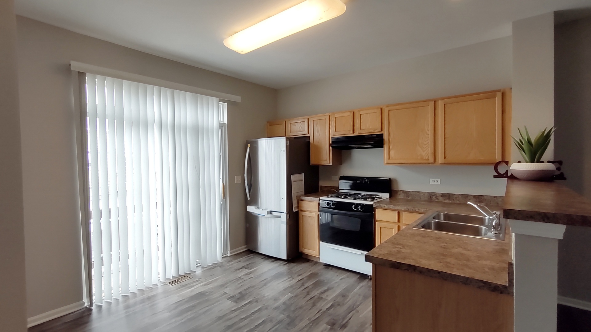 125 Station Park Circle #125, Grayslake, IL 60030