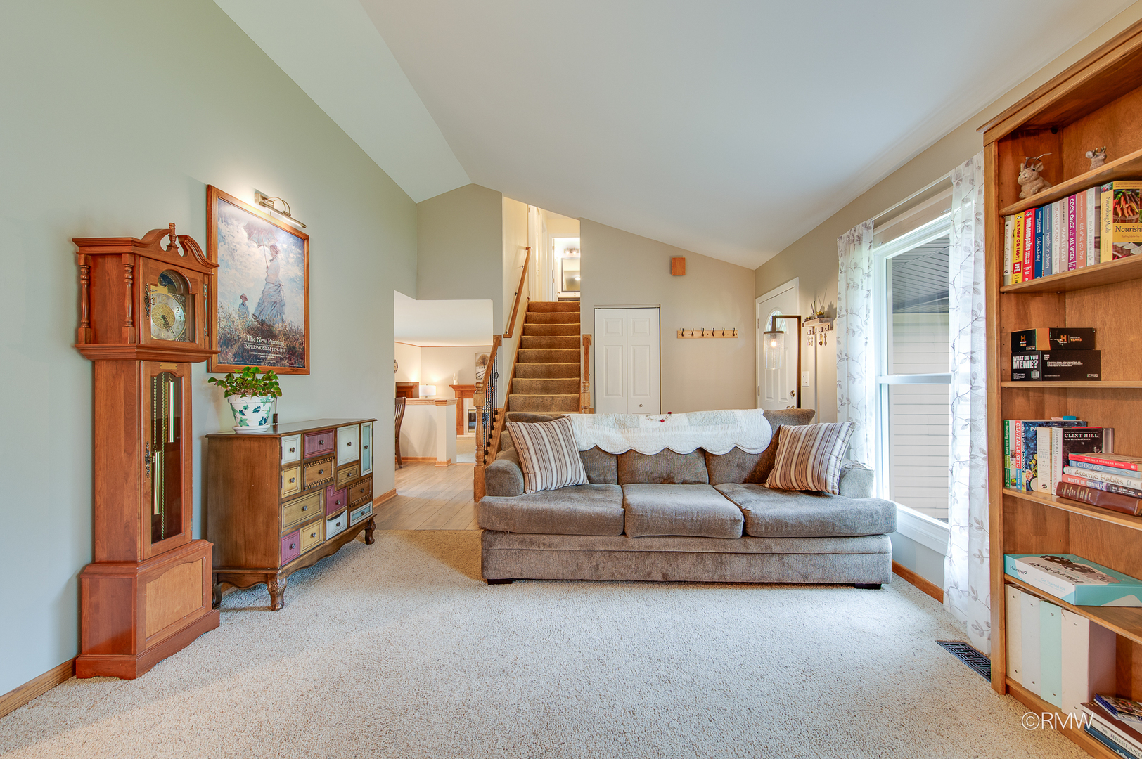 942 W Clearwater Street, Roselle, IL 60172
