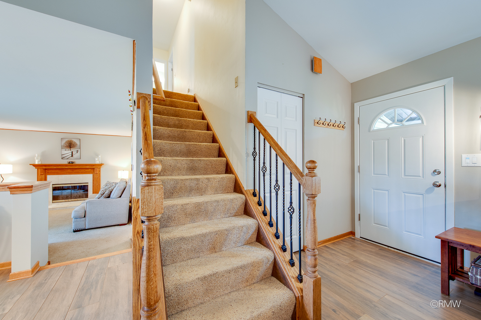 942 W Clearwater Street, Roselle, IL 60172