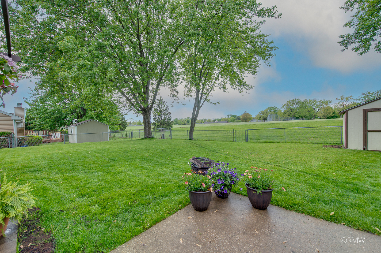 942 W Clearwater Street, Roselle, IL 60172