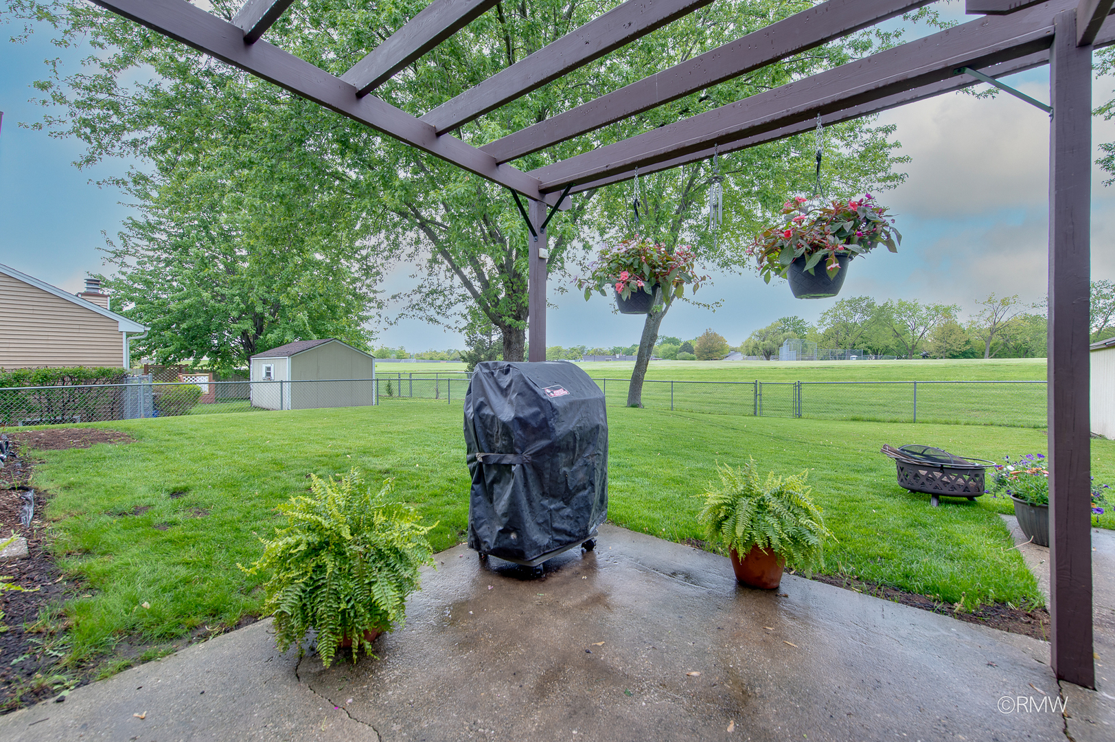 942 W Clearwater Street, Roselle, IL 60172
