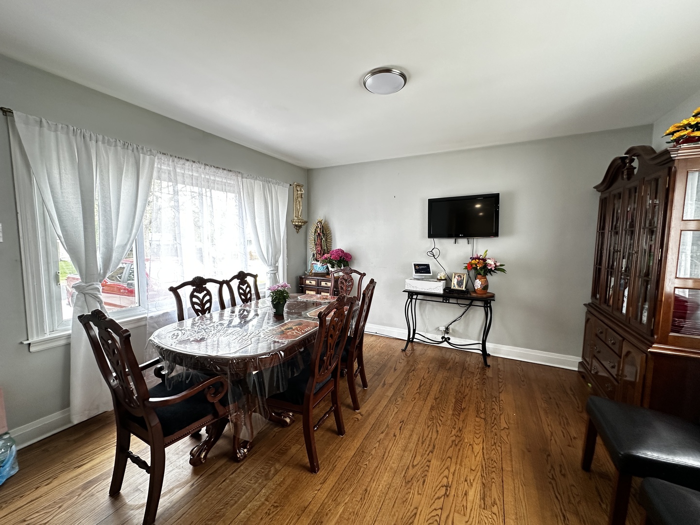 633 S Elmwood Avenue, Waukegan, IL 60085