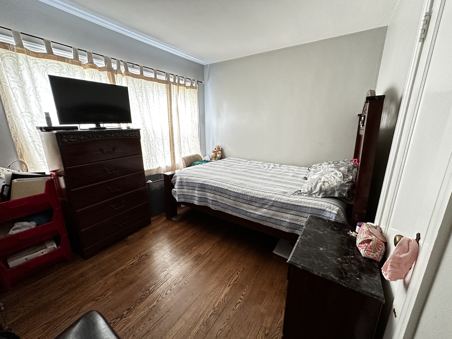 633 S Elmwood Avenue, Waukegan, IL 60085