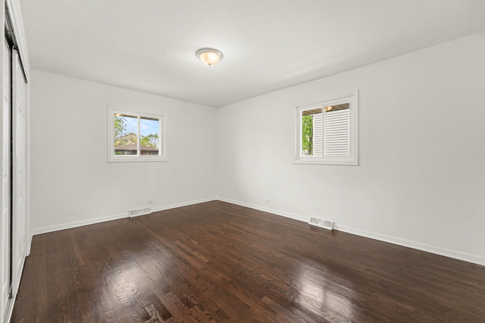 18289 Burnham Avenue, Lansing, IL 60438