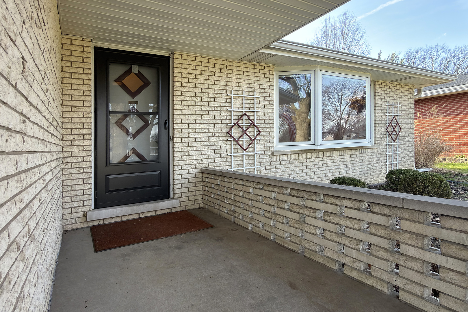 914 S Robert Drive, Mount Prospect, IL 60056