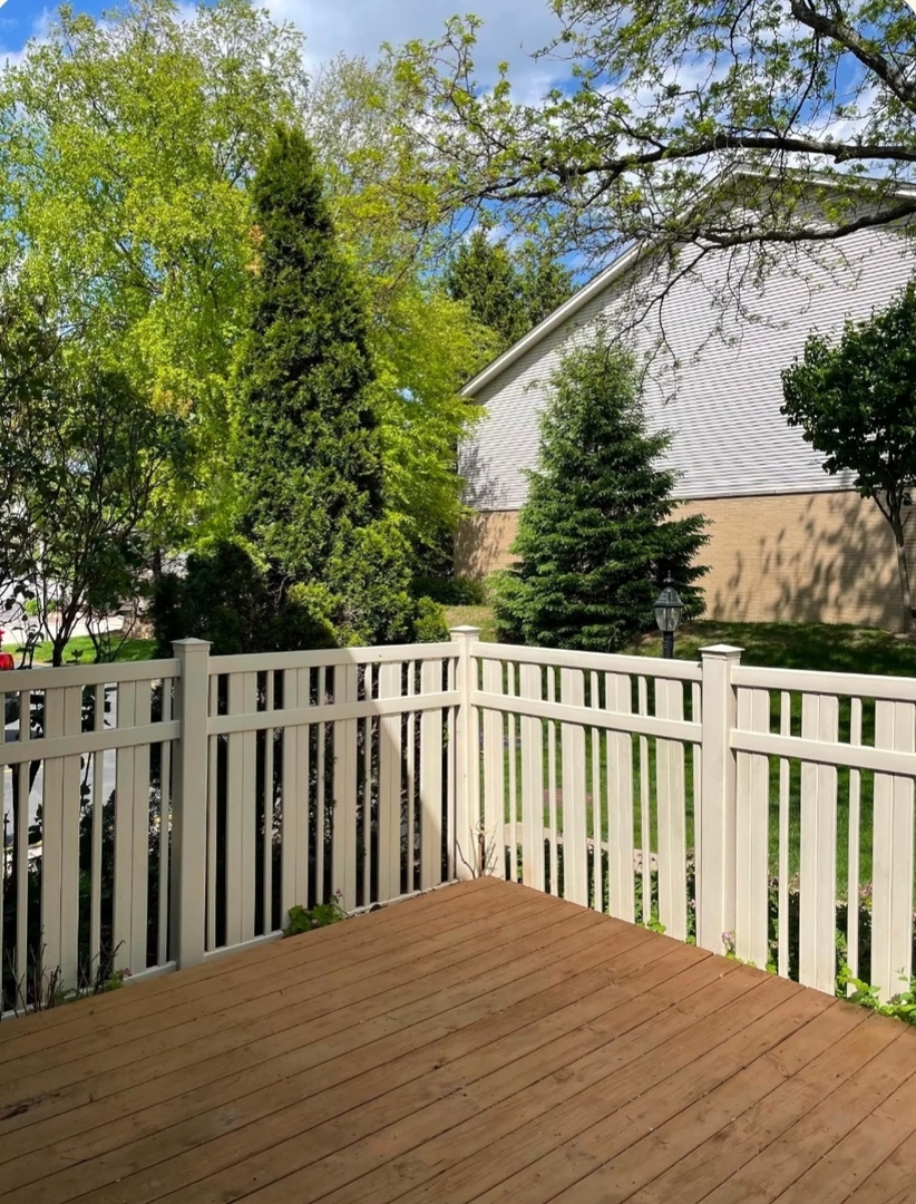 1015 Casa Drive, Schaumburg, IL 60173