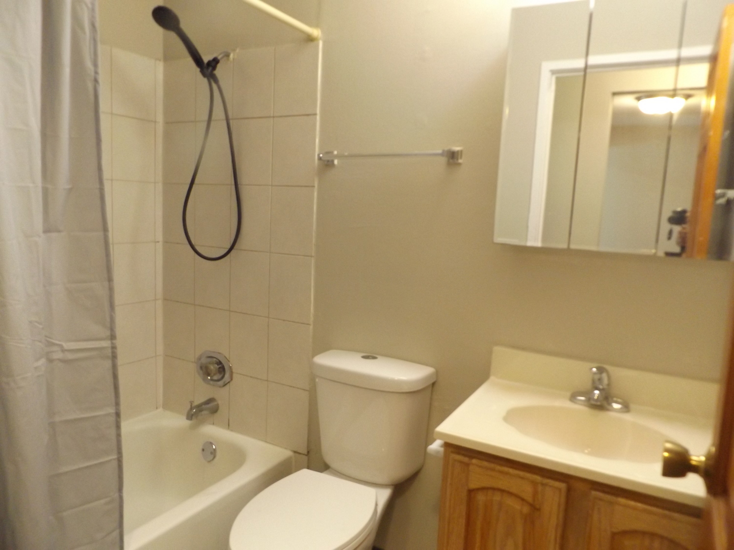 710 W Huntington Commons Road #1A, Mount Prospect, IL 60056