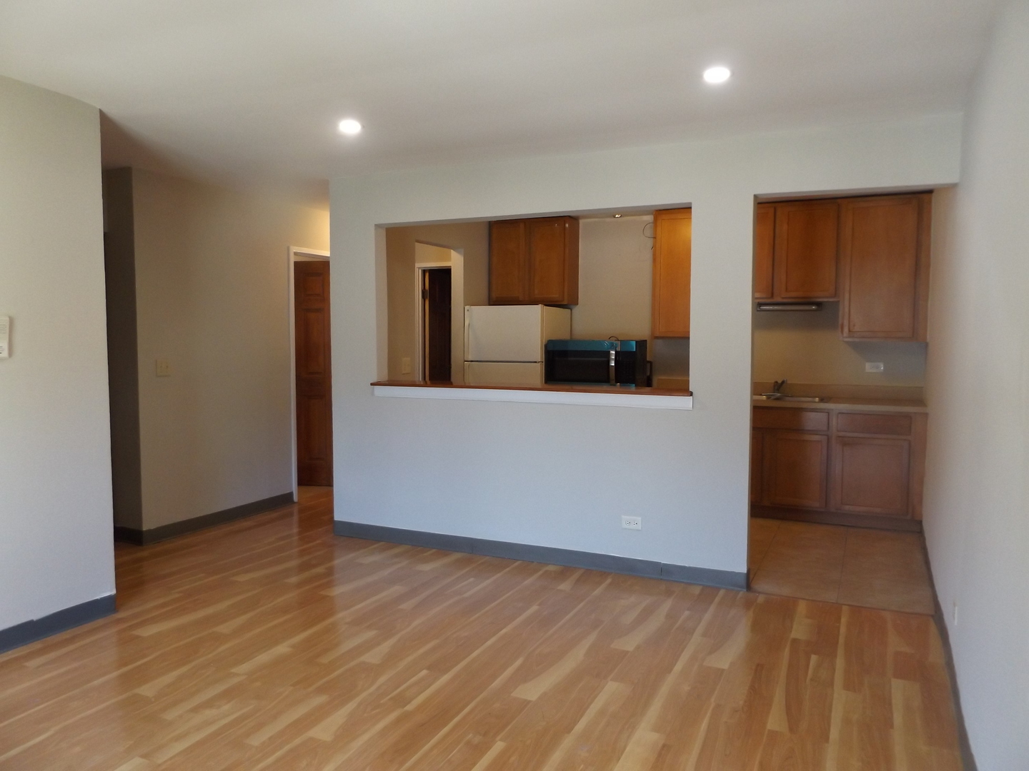 710 W Huntington Commons Road #1A, Mount Prospect, IL 60056