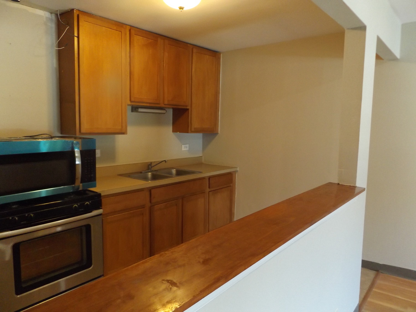710 W Huntington Commons Road #1A, Mount Prospect, IL 60056
