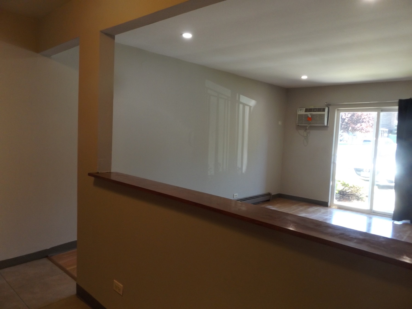 710 W Huntington Commons Road #1A, Mount Prospect, IL 60056