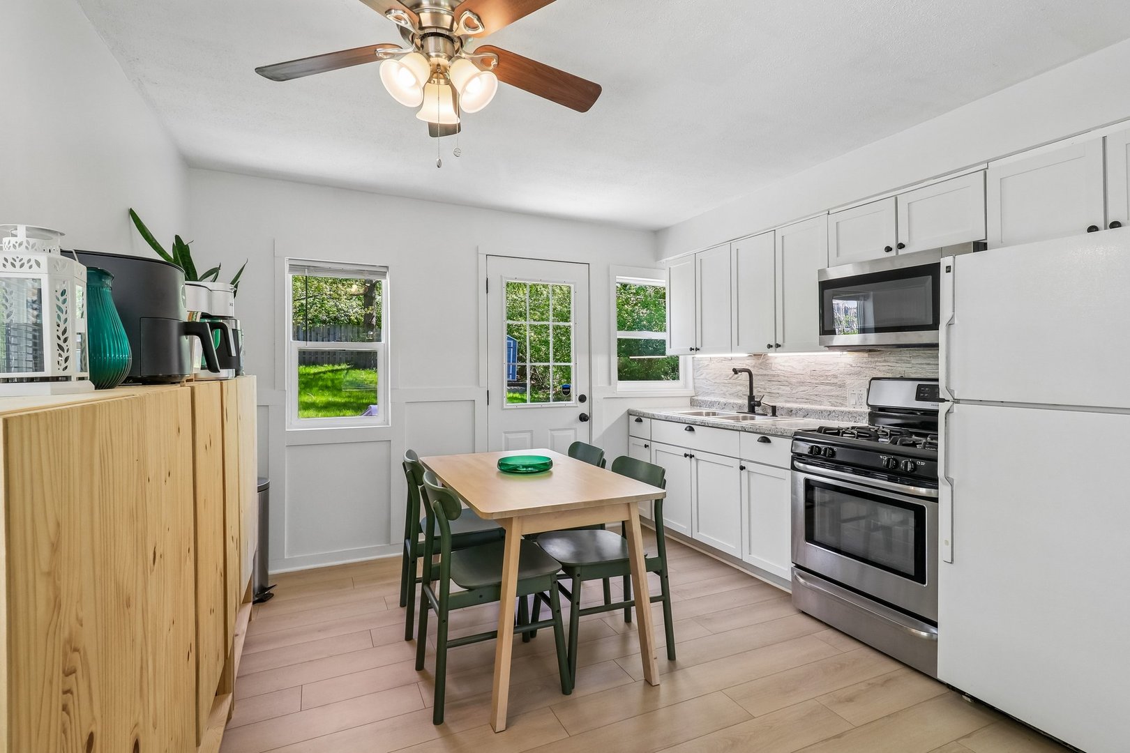 37073 N Antonio Avenue, Lake Villa, IL 60046