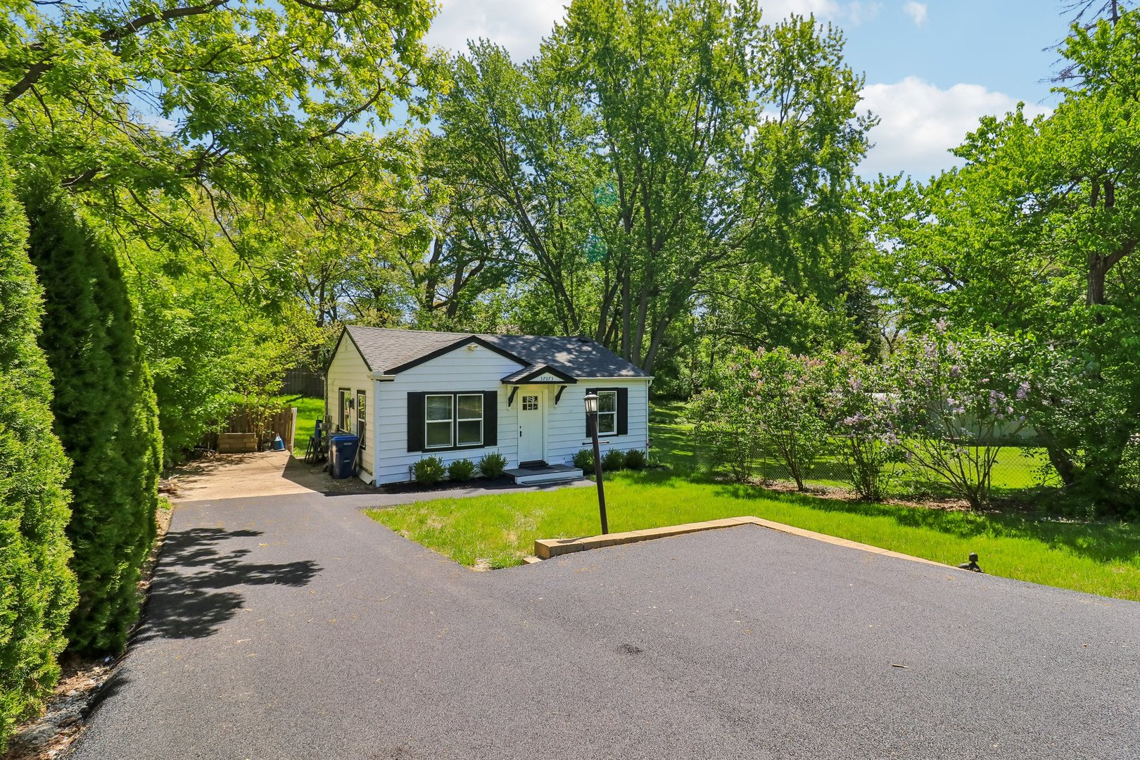37073 N Antonio Avenue, Lake Villa, IL 60046